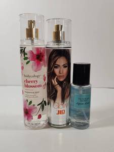 lot 282 image: Womens Fragrance Mist Set - Cherry Blossom, Glow JLO, and Aqua Kiss