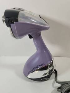 lot 289 image: Shark Press & Refresh Garment Steamer with Wrinkle Eraser Technology Tested And Works