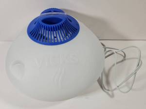lot 293 image: Vicks Humidifier&nbsp