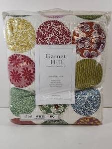 lot 306 image: Garnet Hill Johanna Quilt Double Queen Size Bedding