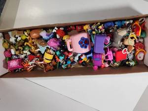 lot 328 image: Mixed Action Figure and Toy Collection Lot