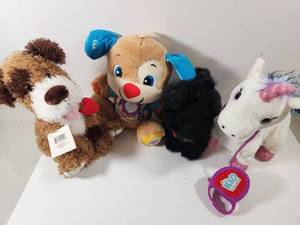 lot 329 image: Plush Toy Collection Bundle