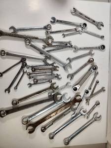 lot 357 image: Mixed Wrench Set - Combination and Ratcheting Wrenches