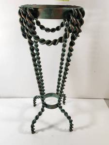 lot 374 image: Metal Twisted Rope Plant Stand