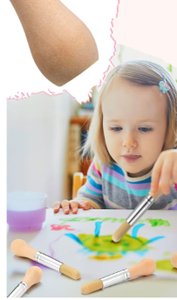 lot 2517 image: Kids Paint Brush Set with Storage Container - 4 ct