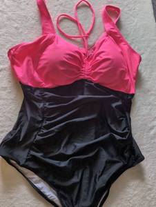 lot 2540 image: DACI Pink and Black One-Piece Swimsuit Size 22W