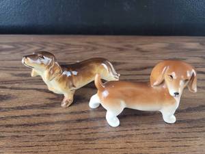 lot 4364 image: Ceramic Dachshund Dog Figurine Set