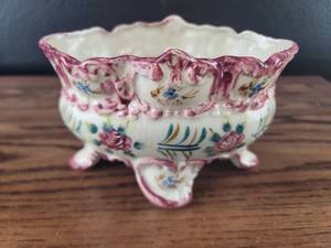 lot 4374 image: Hand Painted Porcelain Footed Bowl with Floral Design