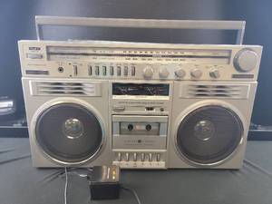 lot 4307 image: General Electric Boombox Radio Cassette Player