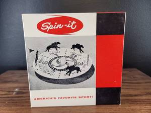 lot 4313 image: Spin-it Horse Racing Board Game