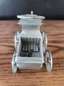 lot 4330 image: Metal Miniature Ice Cream Cart with Wheels