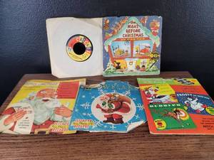 lot 4332 image: Christmas Childrens 45 RPM Records Collection