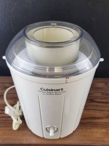 Cuisinart Frozen Yogurt-Ice Cream & Sorbet Maker