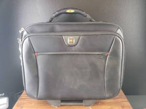 lot 3647 image: Swiss Gear Rolling Laptop Briefcase