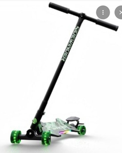 lot 2594 image: Melo SideWinder Kick Scooter with LED Light-Up Wheels - Retail $45
