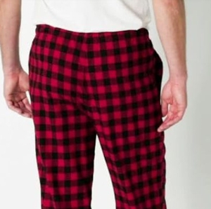 lot 3510 image: Amazon Essentials Mens Breathable Flannel Pajama Pant, Relaxed Fit, Drawstring, Cotton, Cherry RedBlack Classic Buffalo Plaid, Large&nbsp