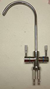 lot 282 image: Chrome Dual Handle Kitchen Water Faucet