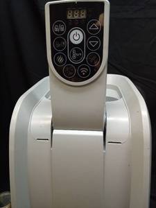 lot 1042 image: SaluSpa AirJet Models (2021��22 Style) model #S100205 - Retail $209