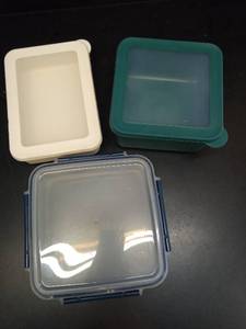 lot 1156 image: Plastic Food Storage Container Set with Lids - Retail $19