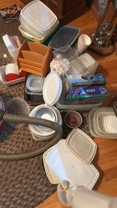 lot 2690 image: Mixed Lot Food Storage Containers and Organizers