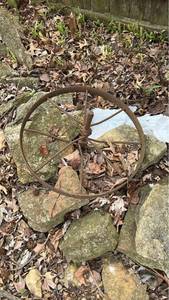 lot 2710 image: Cast Iron Wagon Wheel