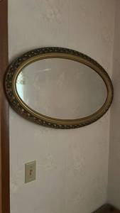 lot 2719 image: Ornate Gold Oval Wall Mirror