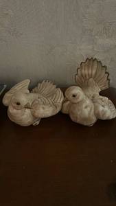 lot 2721 image: Japanese Ceramic Dove Figurines
