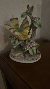 lot 2722 image: Yellow Bird with Pink Flowers Porcelain Figurine