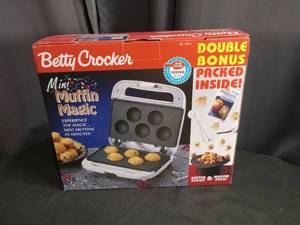 lot 4075 image: Betty Crocker Mini Muffin Magic Maker