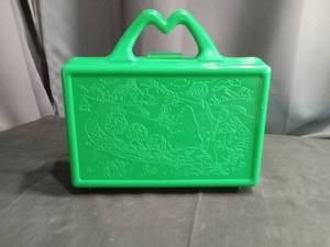 lot 4115 image: McDonalds Green Plastic School Lunchbox with Handle