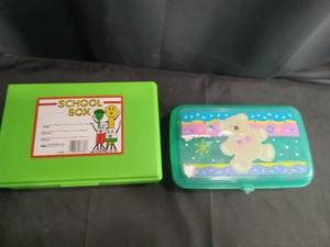 lot 4117 image: Childrens Plastic School Supply Storage Box and Lunch Box Set