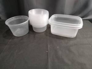 lot 4124 image: Clear Plastic Food Storage Containers Set