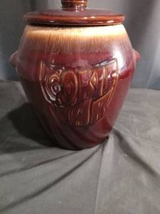 lot 4131 image: McCoy Brown Glazed Ceramic Cookie Jar with Lid