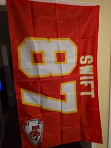 lot 4150 image: Kansas City Chiefs Travis Kelce #87 Team Flag
