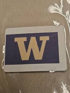 lot 4154 image: University of Washington Huskies 3 ft x 5 ft flag