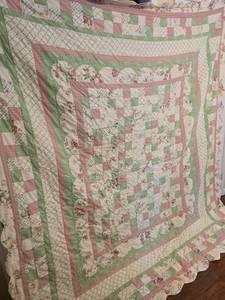 lot 3702 image: Handmade Floral Patchwork Quilt King Size