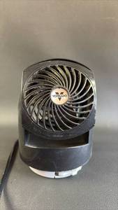 lot 49 image: LIKE NEW Vornado Personal Desktop Fan, Positional