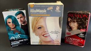 lot 58 image: Beauty Bundle Hair Color and Light Therapy Mask Set