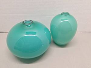 lot 102 image: Turquoise Blue Glass