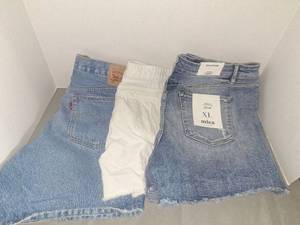 lot 103 image: (3) Pairs Jean Womens Shorts