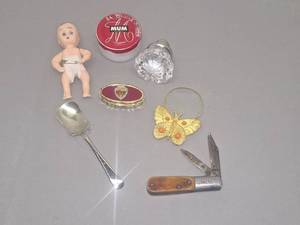 lot 119 image: Vintage Goodies