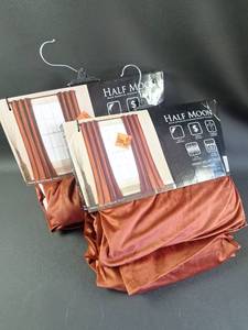 lot 190 image: Half Moon Room Darkening Insulated (4) Window Curtain Panels Prima Velvet Solid Rust