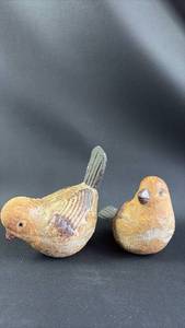 lot 220 image: Bird Figurines Pair - Great Coloring