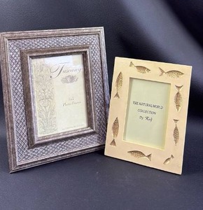 lot 225 image: Standing Picture Frames