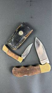 lot 241 image: Folding Pocket Knives with Leather Case
