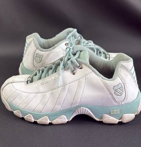 lot 242 image: Like New K-Swiss Sneakers Womens 9.5