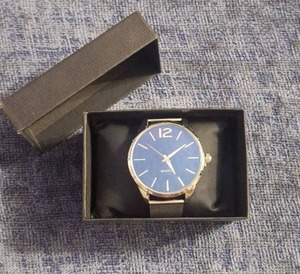 lot 2 image: NEW Navy Blue Dial Quartz Watch with Silver Mesh Band