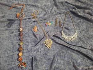 lot 8 image: Gemstone Tree of Life, Crystals, Polished Rock & Jewelry
