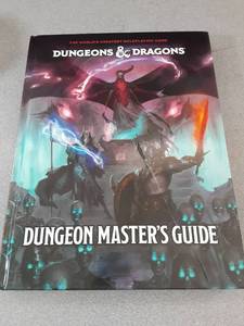 lot 132 image: Dungeons & Dragons Dungeon Masters Guide - Retail $30