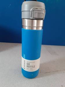 lot 164 image: Stanley Quick-Flip GO Bottle 24oz Blue Stainless Steel Water Bottle - Retail $25